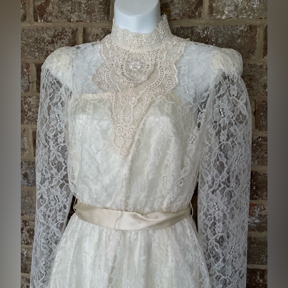 Vintage 1970’s High Neck Lace & Satin Ribbon Embellished Sheath Dress 11/12 - Picture 5 of 13